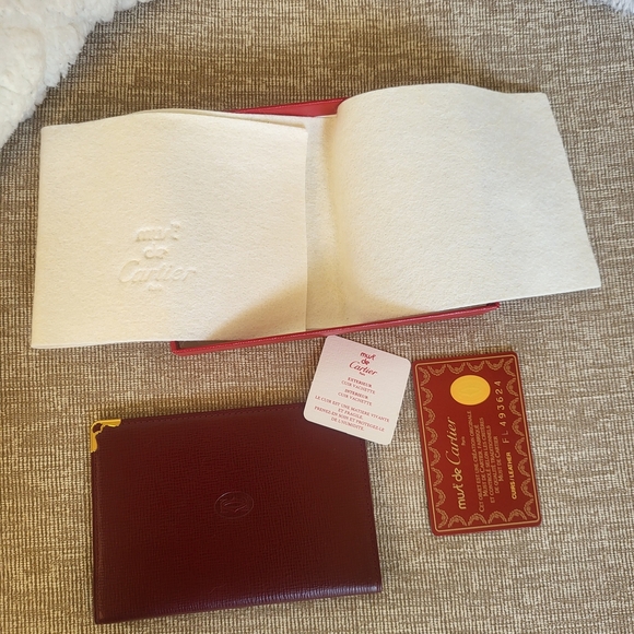 Cartier card holder wallet brand new..w/authenticity card - Picture 2 of 9